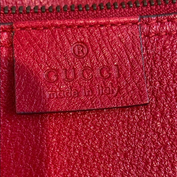 Authentic Gucci handbag with removable wallet. - Picture 2 of 8